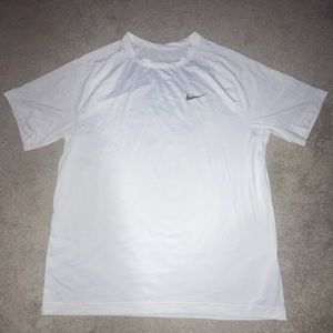 men’s white nike dry fit short sleeve tshirt